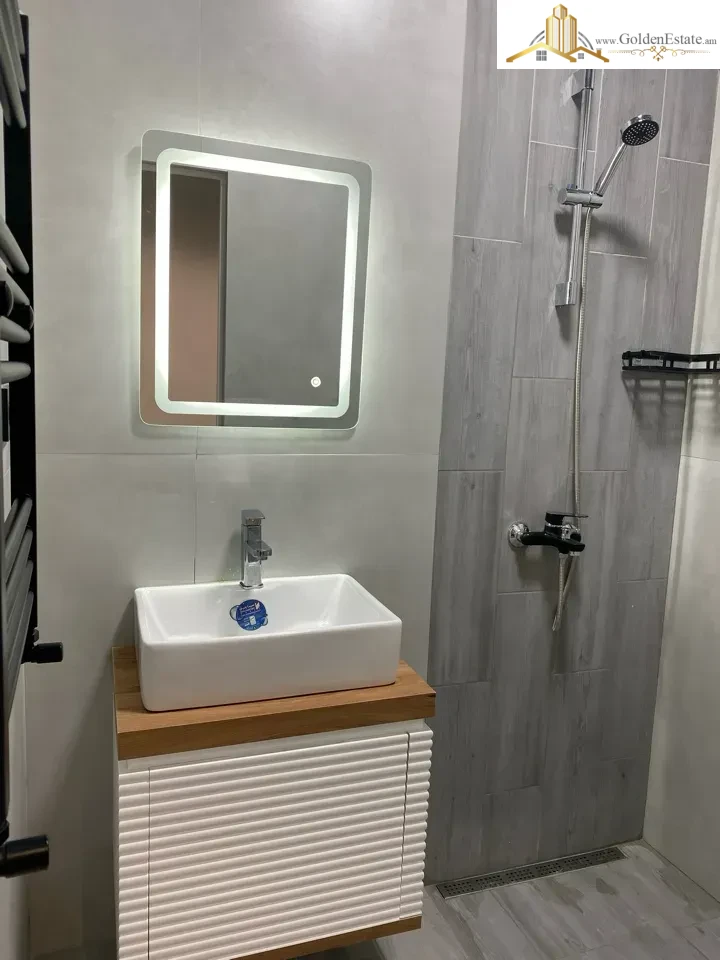 2 սենյականոց բնակարան Զաքարիա Քանաքեռցու փողոցի 6-րդ նրբանցքում Քանաքեռ-Զեյթունում, 36 քմ