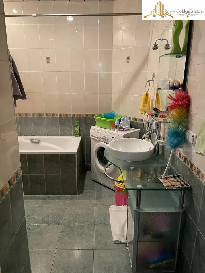 3 սենյականոց բնակարան Օրբելի եղբայրների փողոցում կենտրոնում, 81 քմ, 5/10 հարկ, 2 սանհանգույց