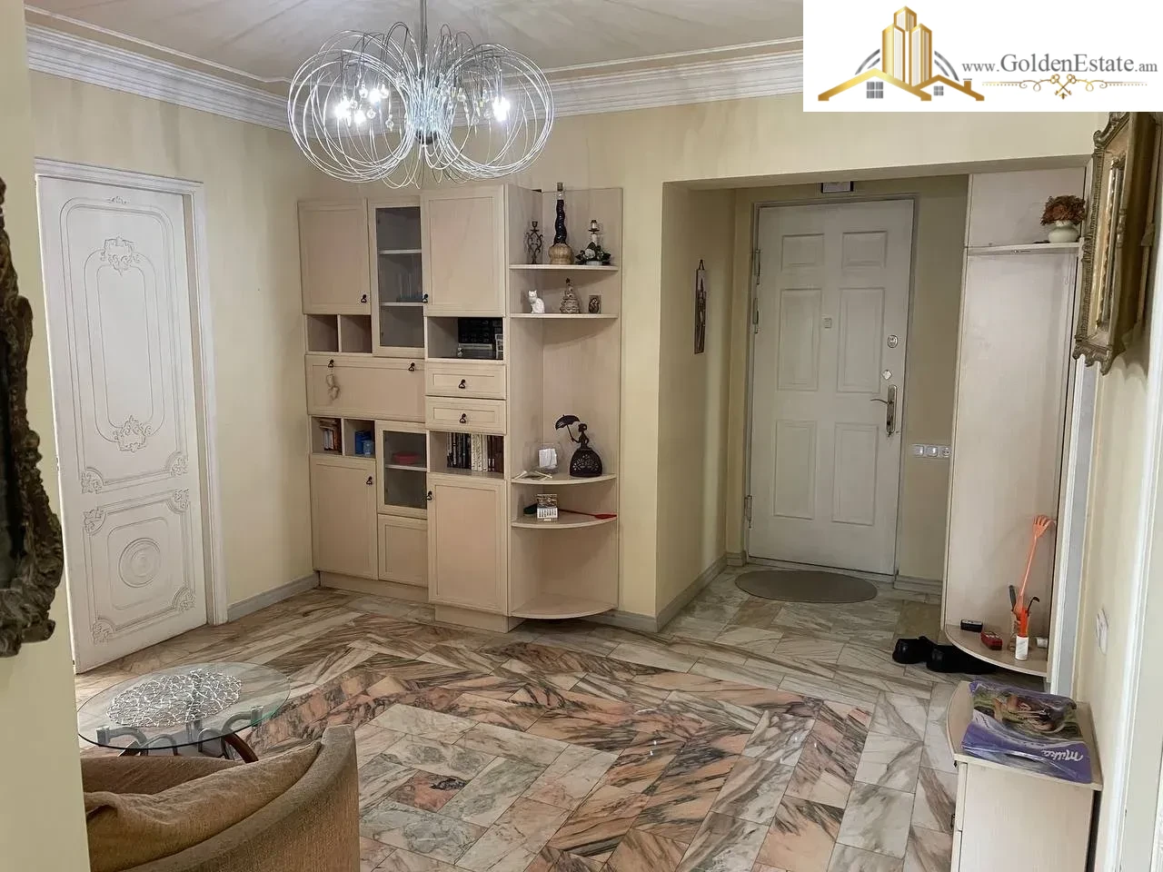 3 սենյականոց բնակարան Օրբելի եղբայրների փողոցում կենտրոնում, 81 քմ, 5/10 հարկ, 2 սանհանգույց