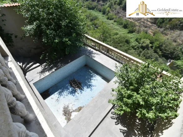 Չորս հարկանի տուն Քեռու փողոցում Արաբկիրում, 500 քմ, 400 քմ հողի վրա, 3+ սանհանգույց