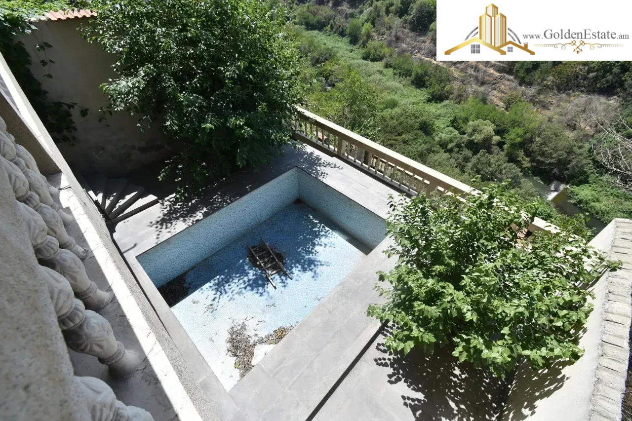 Չորս հարկանի տուն Քեռու փողոցում Արաբկիրում, 500 քմ, 400 քմ հողի վրա, 3+ սանհանգույց