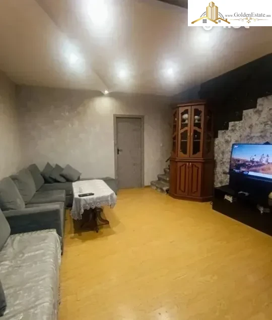 Երկու հարկանի քարե տուն Սարի Թաղի 1-ին և 2-րդ շարքերում Էրեբունիում, 192 քմ, 10 քմ հողի վրա