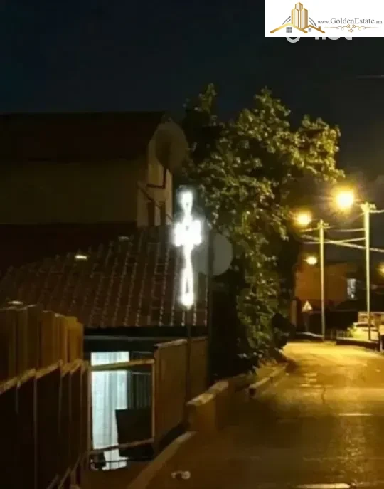 Երկու հարկանի քարե տուն Սարի Թաղի 1-ին և 2-րդ շարքերում Էրեբունիում, 192 քմ, 10 քմ հողի վրա