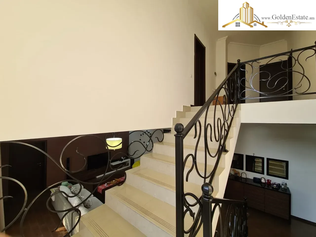 Երկու հարկանի քարե տուն Բագրևանդի փողոցում Նոր Նորքում, 320 քմ, 600 քմ հողի վրա, 3+ սանհանգույց