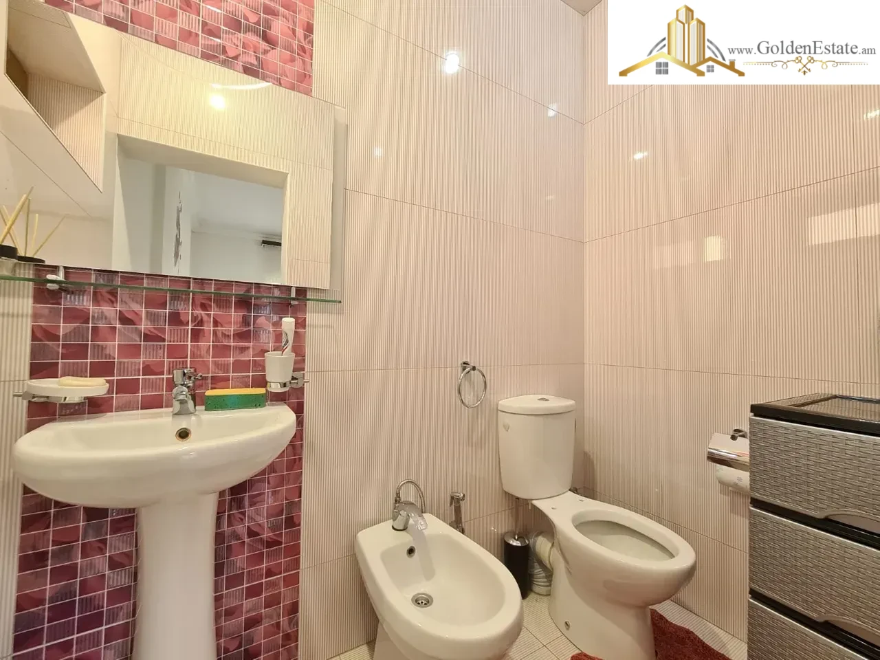 Երկու հարկանի քարե տուն Բագրևանդի փողոցում Նոր Նորքում, 320 քմ, 600 քմ հողի վրա, 3+ սանհանգույց