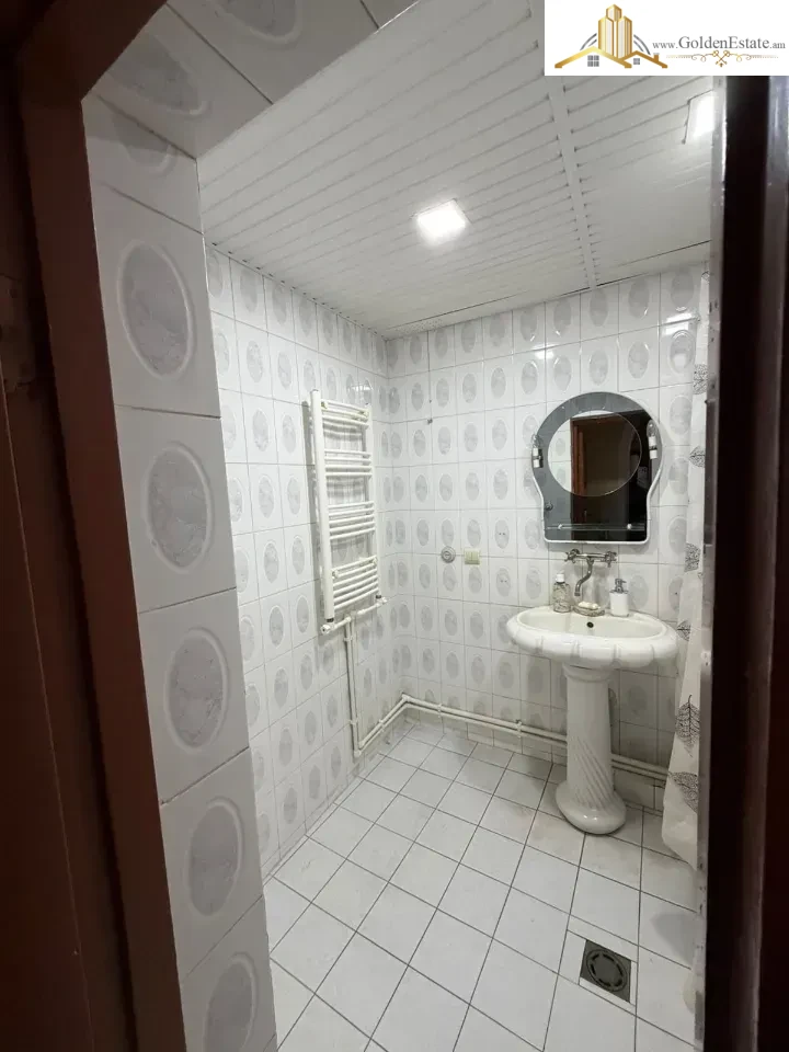 Երկու հարկանի քարե տուն Թերլեմեզյանի փողոցում Աջափնյակում, 217 քմ, 485 քմ հողի վրա, 2 սանհանգույց