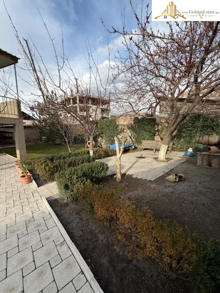 Երկու հարկանի քարե տուն Թերլեմեզյանի փողոցում Աջափնյակում, 217 քմ, 485 քմ հողի վրա, 2 սանհանգույց