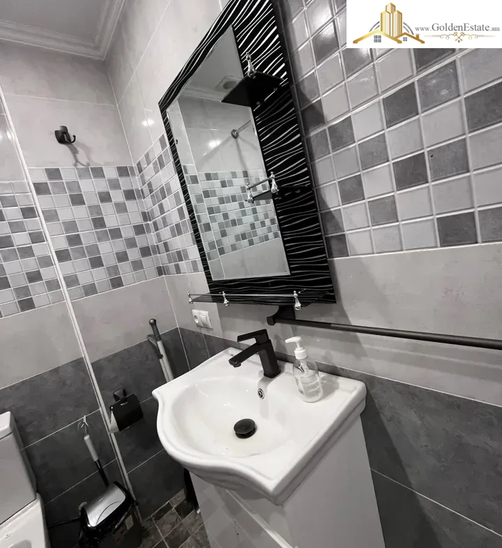 2 սենյականոց բնակարան նորակառույց շենքում Մուրացանի փողոցում Էրեբունիում, 46 քմ, 1/3 հարկ, քարե շենք