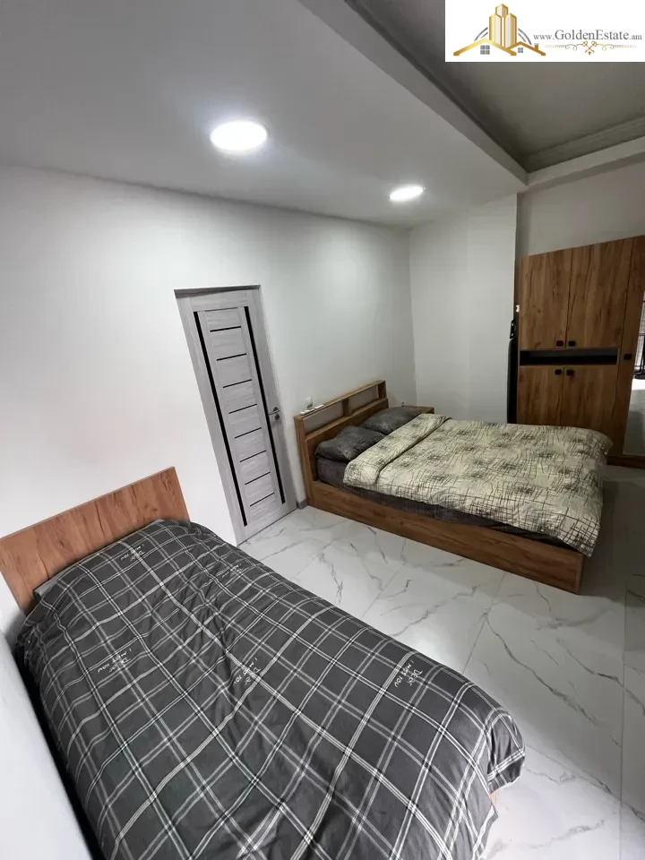 2 սենյականոց բնակարան նորակառույց շենքում Մուրացանի փողոցում Էրեբունիում, 46 քմ, 1/3 հարկ, քարե շենք