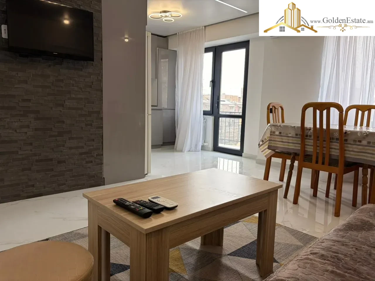 3 սենյականոց բնակարան Կոմիտասի պողոտայում Արաբկիրում, 77 քմ, նախավերջին հարկ, քարե շենք