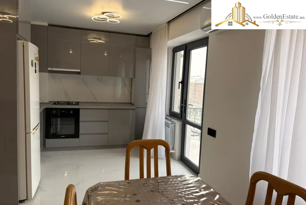 3 սենյականոց բնակարան Կոմիտասի պողոտայում Արաբկիրում, 77 քմ, նախավերջին հարկ, քարե շենք