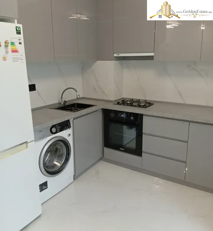 3 սենյականոց բնակարան Կոմիտասի պողոտայում Արաբկիրում, 77 քմ, նախավերջին հարկ, քարե շենք