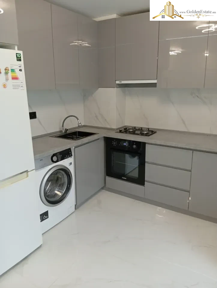 3 սենյականոց բնակարան Կոմիտասի պողոտայում Արաբկիրում, 77 քմ, նախավերջին հարկ, քարե շենք