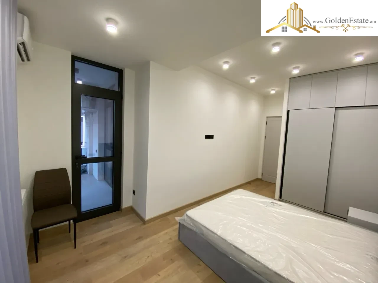 2 սենյականոց բնակարան նորակառույց շենքում Արշակունյաց պողոտայում կենտրոնում, 52 քմ, 6/18 հարկ