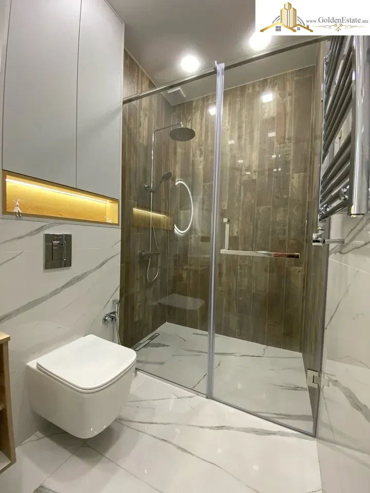 2 սենյականոց բնակարան նորակառույց շենքում Արշակունյաց պողոտայում կենտրոնում, 52 քմ, 6/18 հարկ