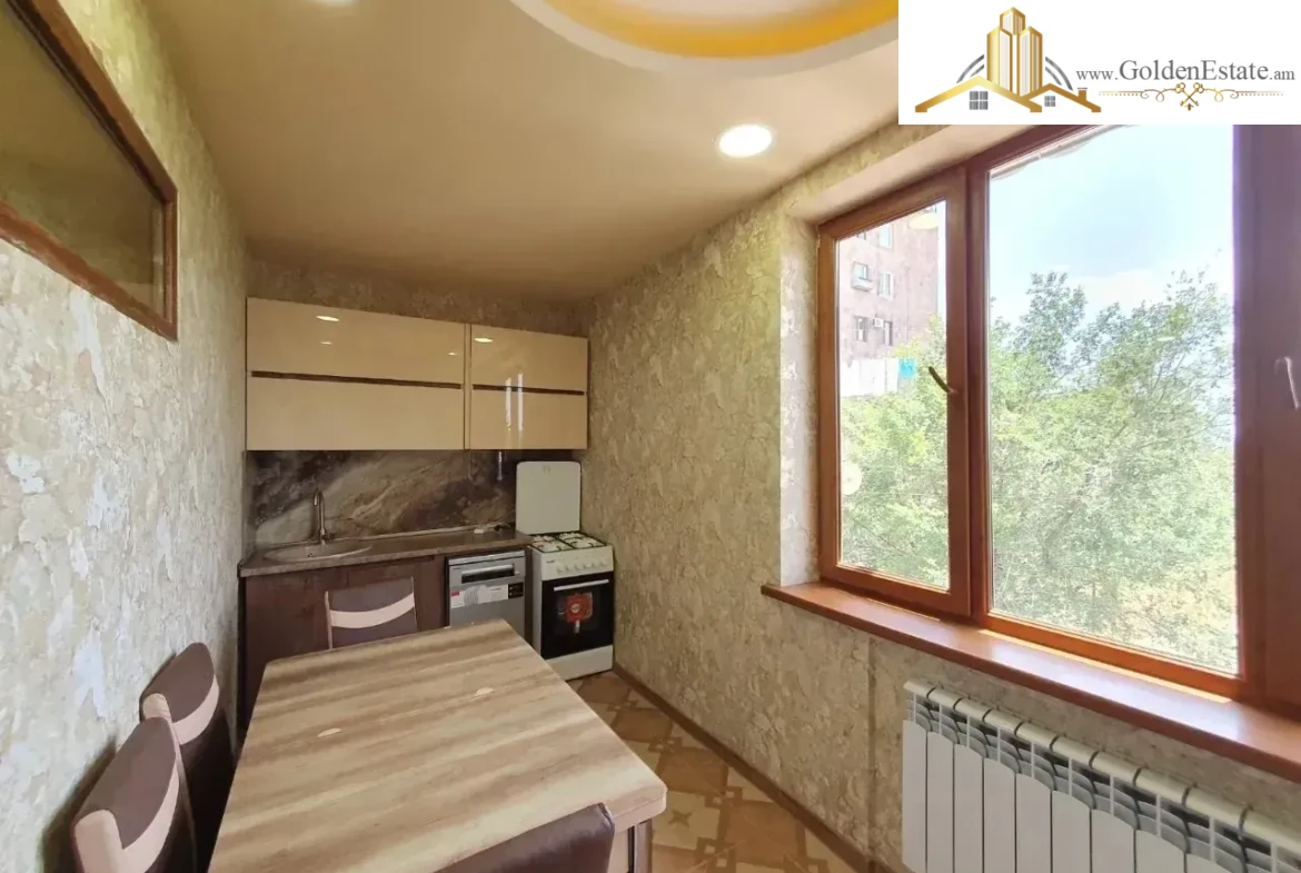 2 սենյականոց բնակարան Վրացական փողոցում Արաբկիրում, 50 քմ, 2/5 հարկ, քարե շենք