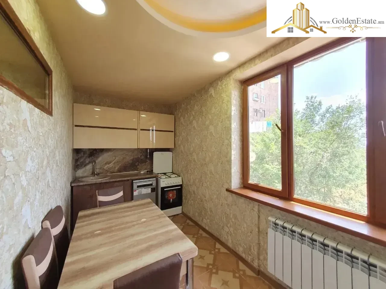 2 սենյականոց բնակարան Վրացական փողոցում Արաբկիրում, 50 քմ, 2/5 հարկ, քարե շենք