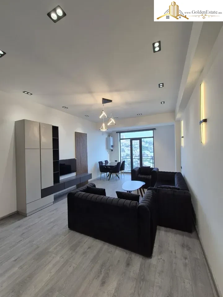 2 սենյականոց բնակարան նորակառույց շենքում Չարենցի փողոցում կենտրոնում, 62 քմ, 9/16 հարկ