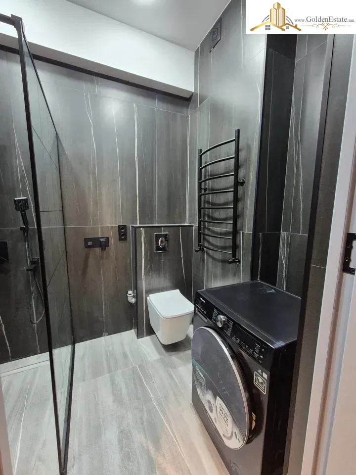 2 սենյականոց բնակարան նորակառույց շենքում Չարենցի փողոցում կենտրոնում, 62 քմ, 9/16 հարկ