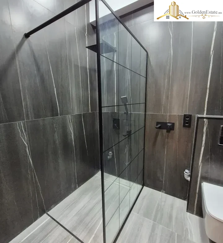 2 սենյականոց բնակարան նորակառույց շենքում Չարենցի փողոցում կենտրոնում, 62 քմ, 9/16 հարկ