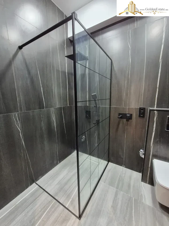 2 սենյականոց բնակարան նորակառույց շենքում Չարենցի փողոցում կենտրոնում, 62 քմ, 9/16 հարկ