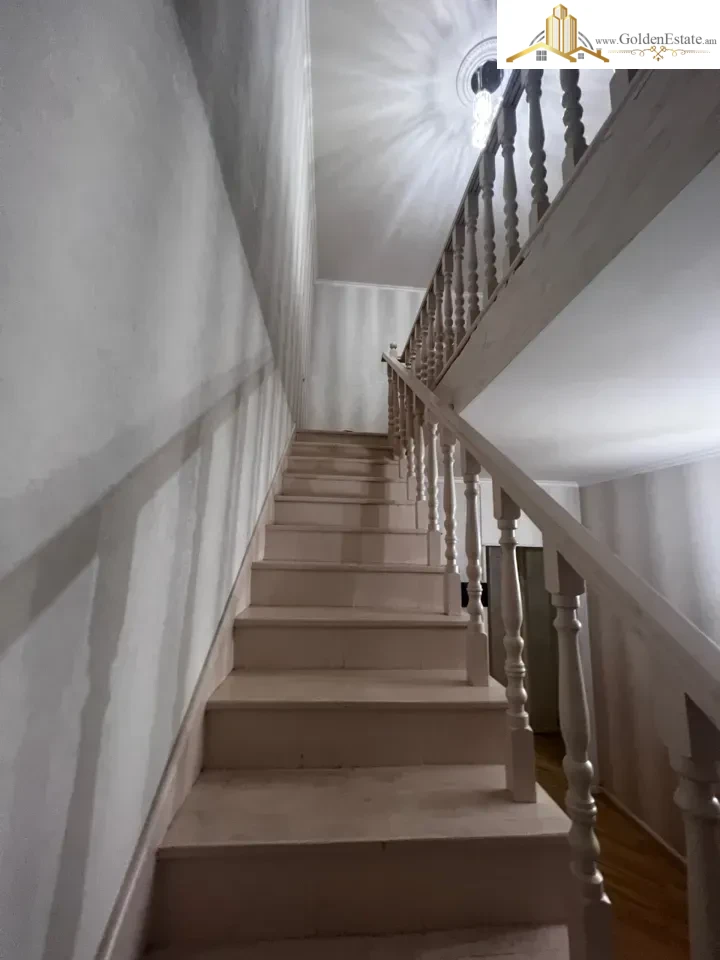 5 սենյականոց բնակարան նորակառույց շենքում, Улица Дро Քանաքեռ-Զեյթունում, 160 քմ, նախավերջին հարկ