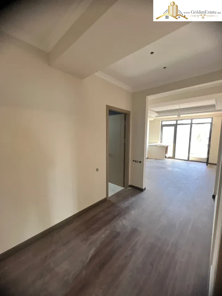 Ընդարձակ 4 սենյականոց բնակարան նորակառույց շենքում Տիգրան Պետրոսյանի փողոցում Դավթաշենում, 277 քմ