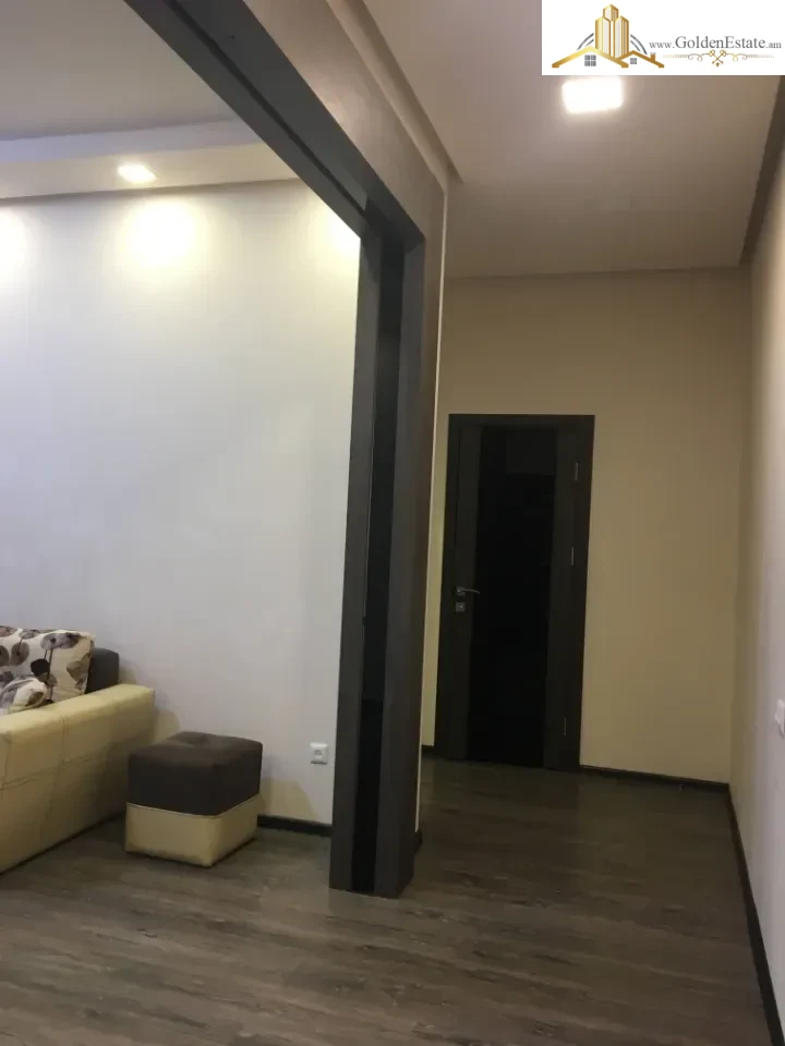 2 սենյականոց բնակարան Նաիրի Զարյան փողոցում Արաբկիրում, 60 քմ, 1/4 հարկ, բարձր առաստաղներ, քարե շենք