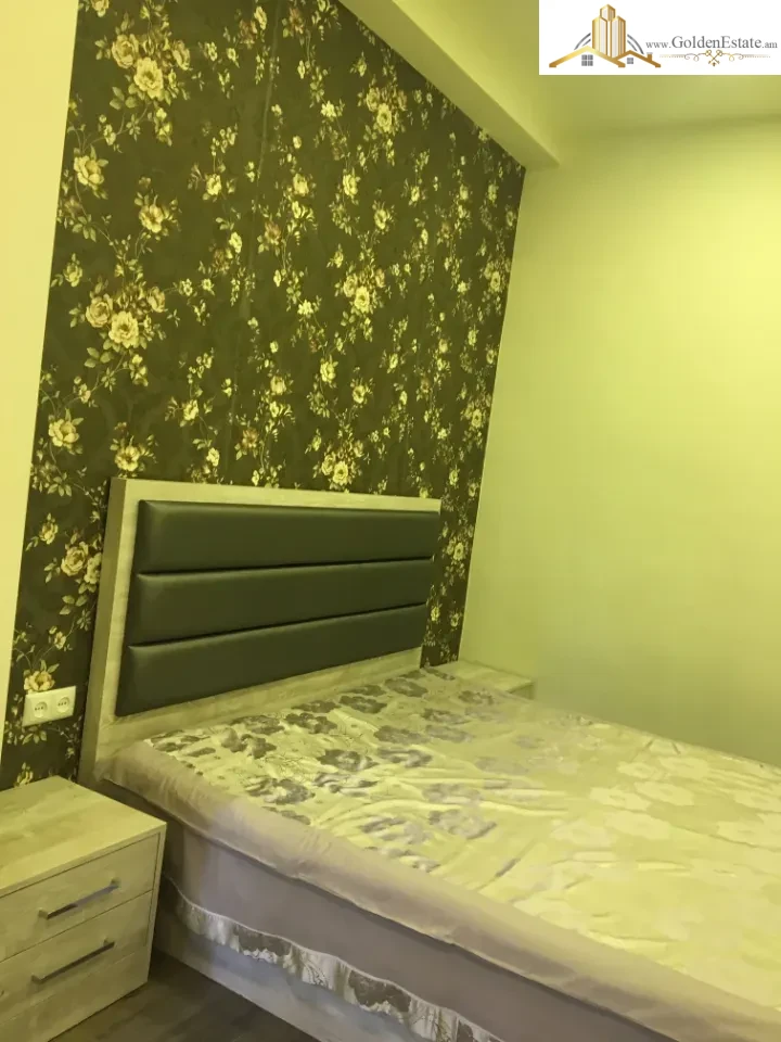 2 սենյականոց բնակարան Նաիրի Զարյան փողոցում Արաբկիրում, 60 քմ, 1/4 հարկ, բարձր առաստաղներ, քարե շենք