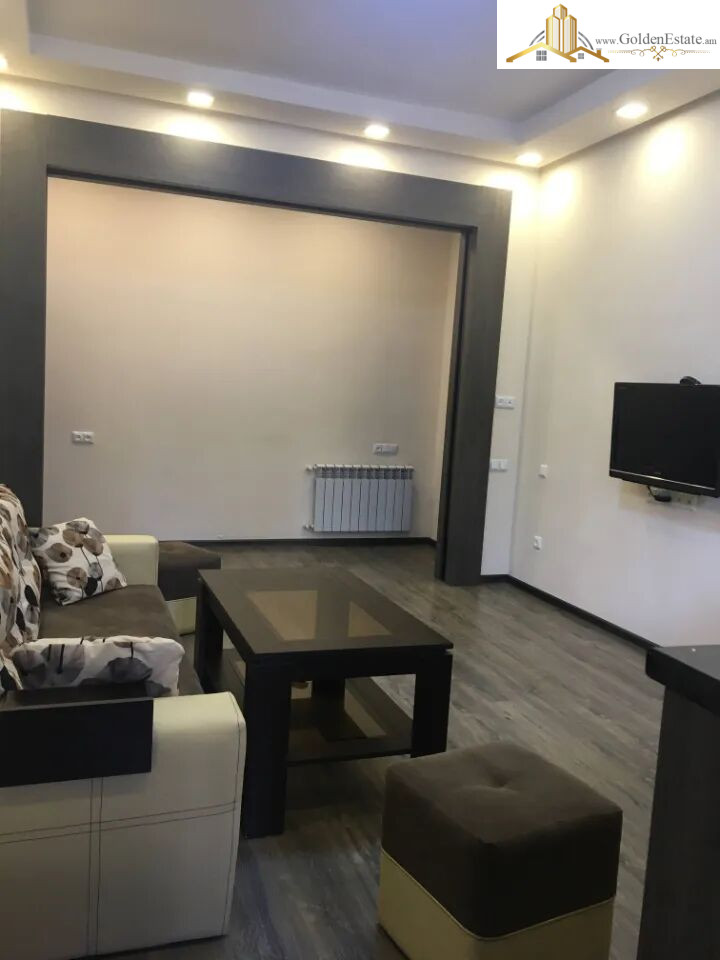 2 սենյականոց բնակարան Նաիրի Զարյան փողոցում Արաբկիրում, 60 քմ, 1/4 հարկ, բարձր առաստաղներ, քարե շենք