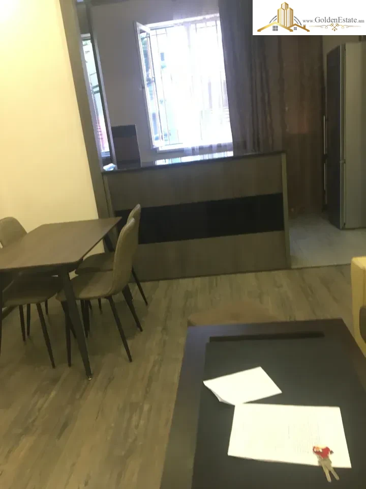 2 սենյականոց բնակարան Նաիրի Զարյան փողոցում Արաբկիրում, 60 քմ, 1/4 հարկ, բարձր առաստաղներ, քարե շենք