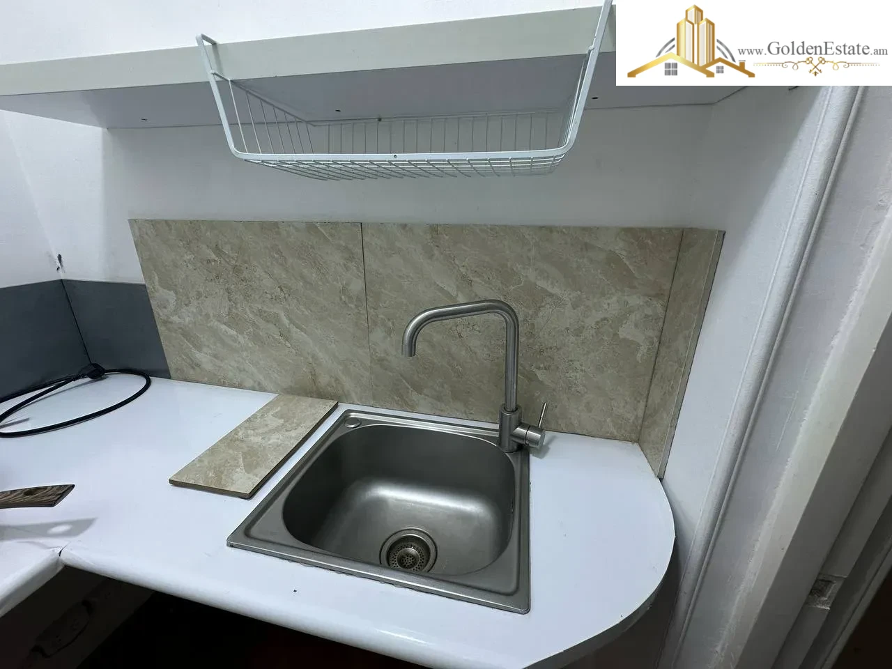 3 սենյականոց բնակարան Զաքարիա Քանաքեռցու փողոցում Քանաքեռ-Զեյթունում, 80 քմ, 1/3 հարկ