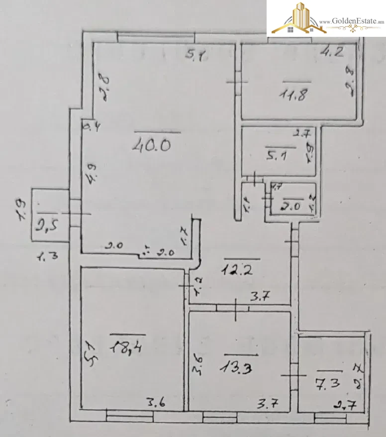 4 սենյականոց բնակարան Նար-Դոսի փողոցում կենտրոնում, 113 քմ, բարձր առաստաղներ, քարե շենք
