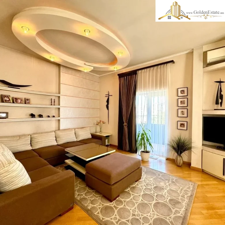 4 սենյականոց բնակարան Նար-Դոսի փողոցում կենտրոնում, 113 քմ, բարձր առաստաղներ, քարե շենք