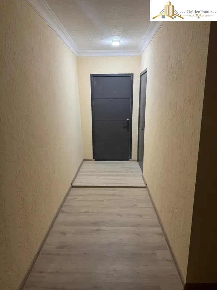 1 սենյականոց բնակարան Վարշավյան փողոցում Քանաքեռ-Զեյթունում, 30 քմ, բարձր առաստաղներ, քարե շենք