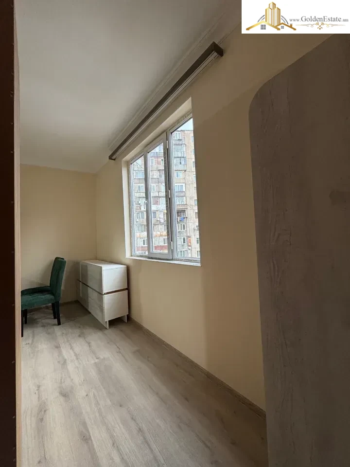 1 սենյականոց բնակարան Վարշավյան փողոցում Քանաքեռ-Զեյթունում, 30 քմ, բարձր առաստաղներ, քարե շենք