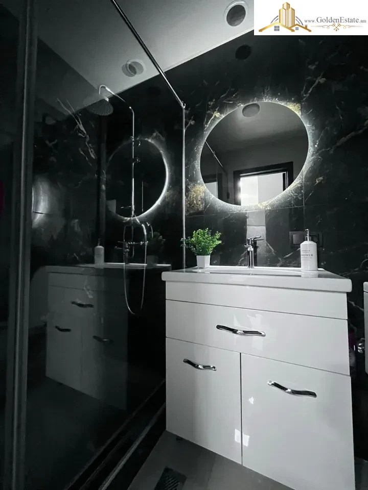 3 սենյականոց բնակարան Ավետ Ավետիսյան փողոցում Արաբկիրում, 77 քմ, նախավերջին հարկ, քարե շենք