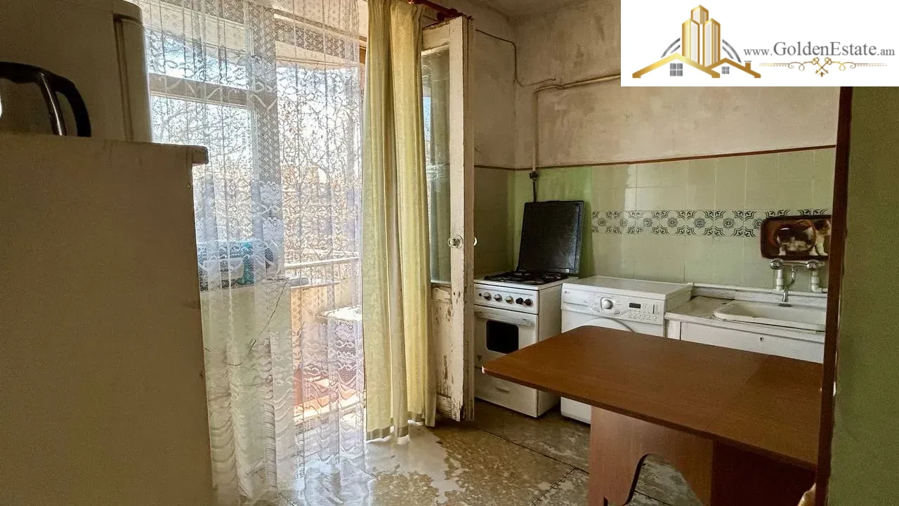 3 սենյականոց բնակարան Արամ Խաչատրյան փողոցում Արաբկիրում, 87 քմ, քարե շենք