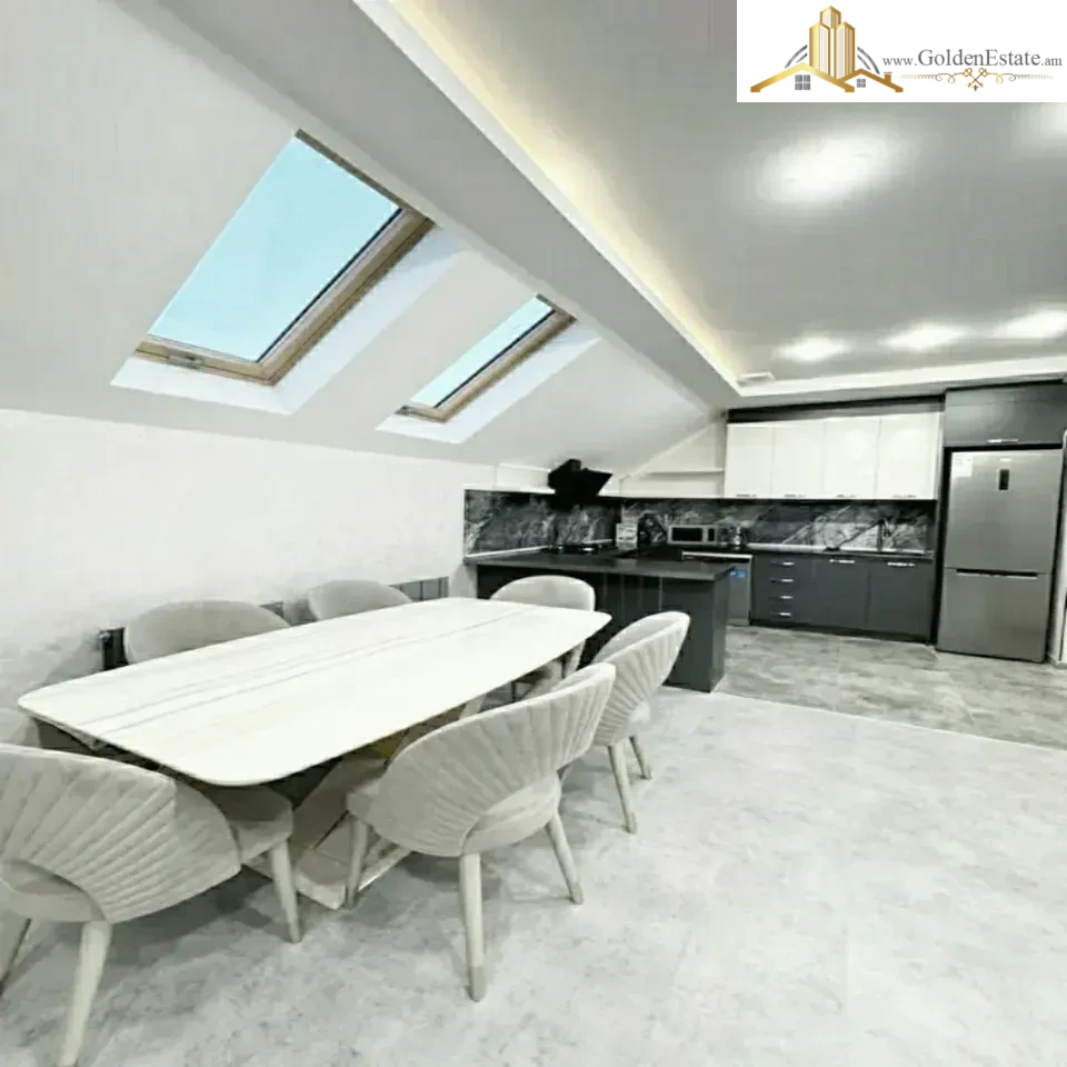 3 սենյականոց բնակարան Սայաթ-Նովայի պողոտայում կենտրոնում, 80 քմ, բարձր առաստաղներ, քարե շենք