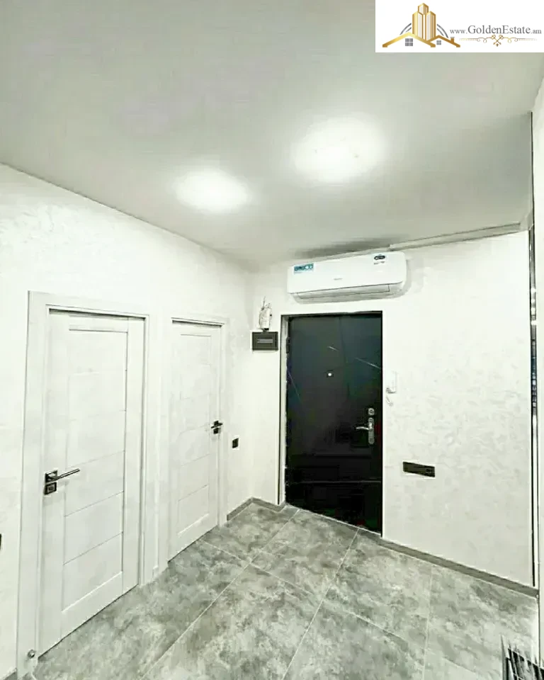 3 սենյականոց բնակարան Սայաթ-Նովայի պողոտայում կենտրոնում, 80 քմ, բարձր առաստաղներ, քարե շենք