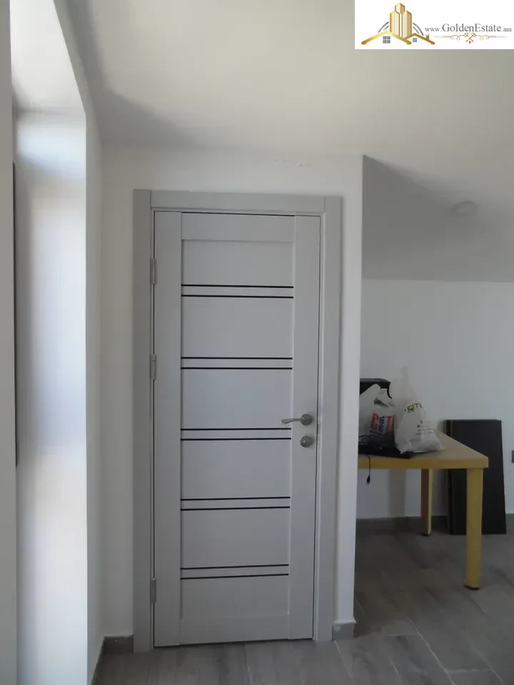 Երեք հարկանի տուն Դավթաշեն 1-ին թաղամասում Դավթաշենում, 153 քմ, 153 քմ հողի վրա, 3+ սանհանգույց