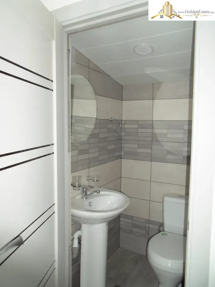 Երեք հարկանի տուն Դավթաշեն 1-ին թաղամասում Դավթաշենում, 153 քմ, 153 քմ հողի վրա, 3+ սանհանգույց