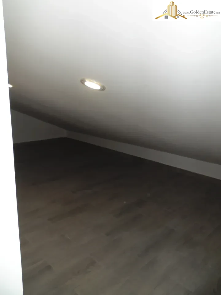 Երեք հարկանի տուն Դավթաշեն 1-ին թաղամասում Դավթաշենում, 153 քմ, 153 քմ հողի վրա, 3+ սանհանգույց