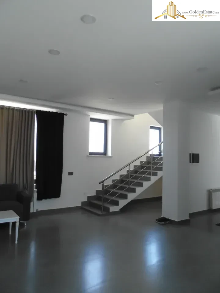 Երեք հարկանի տուն Դավթաշեն 1-ին թաղամասում Դավթաշենում, 153 քմ, 153 քմ հողի վրա, 3+ սանհանգույց