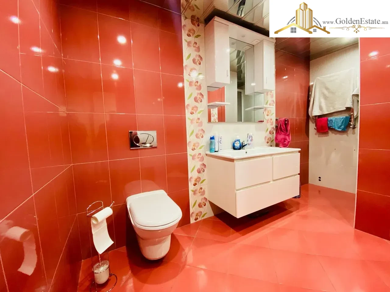 3 սենյականոց բնակարան նորակառույց շենքում Դավիթ Հովհաննեսի փողոցում կենտրոնում, 88 քմ, 4/12 հարկ