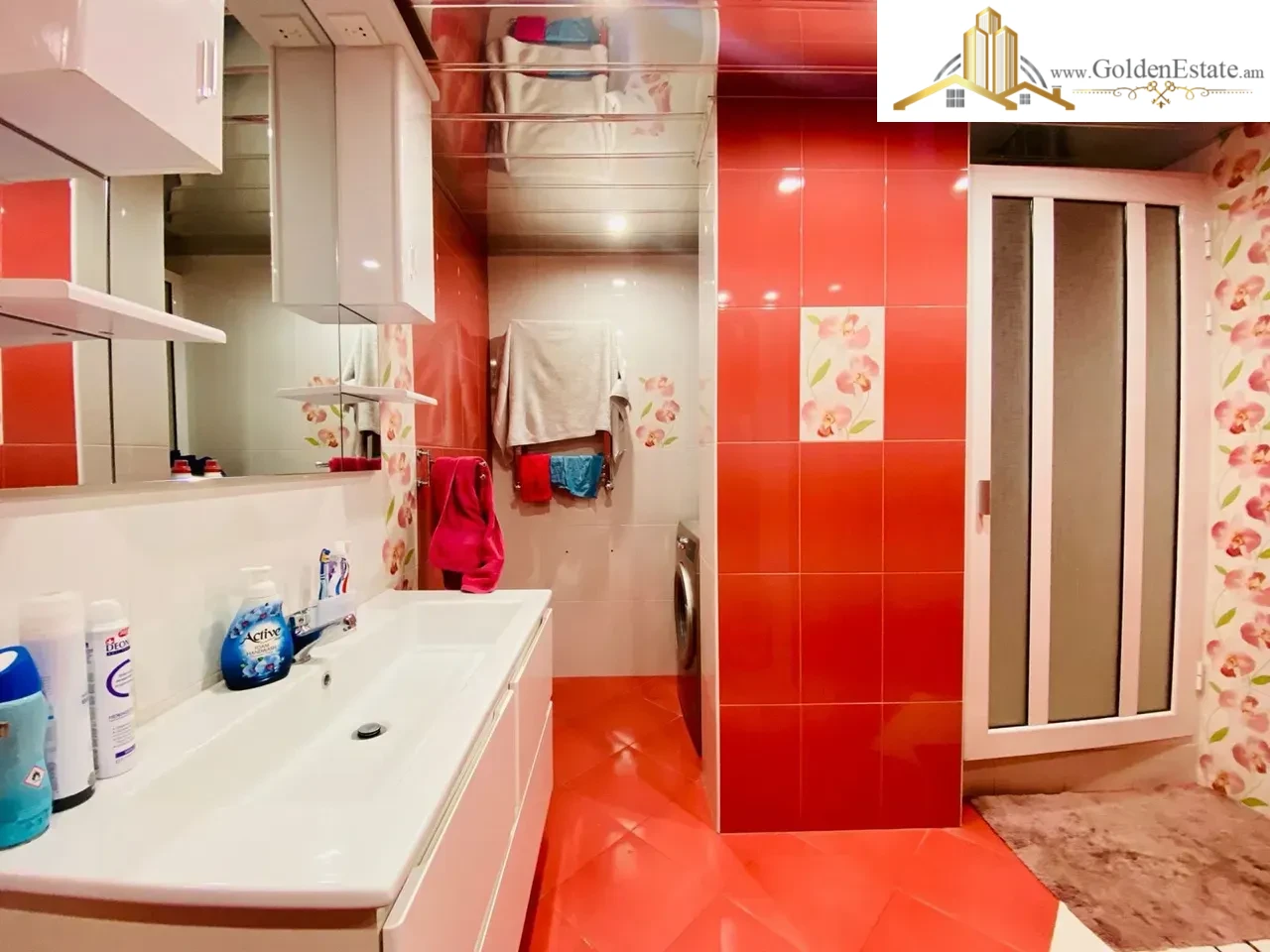 3 սենյականոց բնակարան նորակառույց շենքում Դավիթ Հովհաննեսի փողոցում կենտրոնում, 88 քմ, 4/12 հարկ