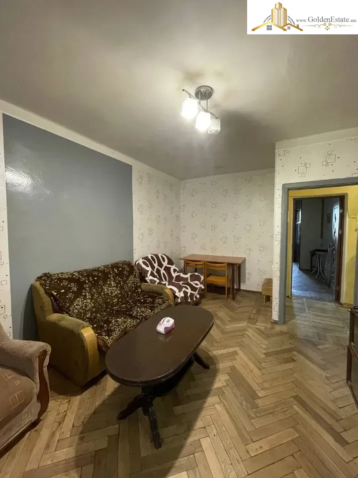 2 սենյականոց բնակարան Աղբյուր Սերոբի փողոցում Արաբկիրում, 72 քմ, նախավերջին հարկ, քարե շենք