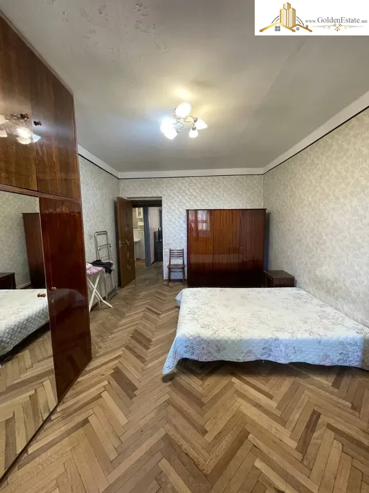 2 սենյականոց բնակարան Աղբյուր Սերոբի փողոցում Արաբկիրում, 72 քմ, նախավերջին հարկ, քարե շենք