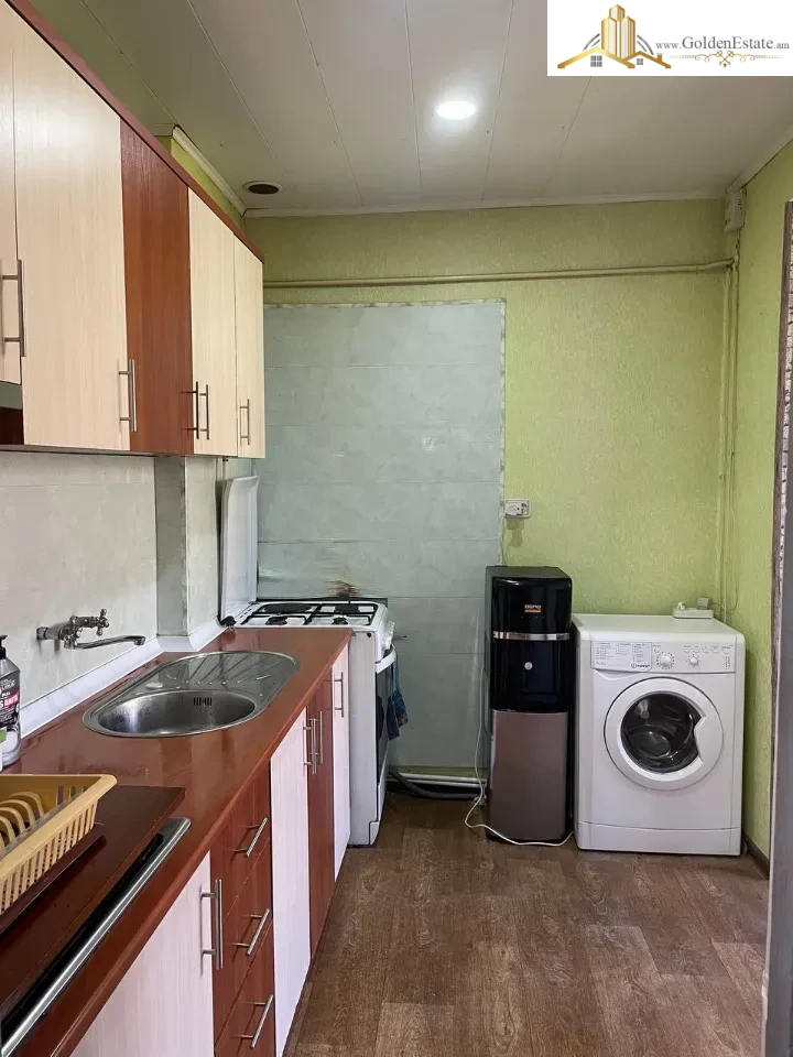 2 սենյականոց բնակարան Աղբյուր Սերոբի փողոցում Արաբկիրում, 72 քմ, նախավերջին հարկ, քարե շենք