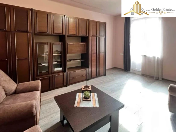 1 սենյականոց բնակարան Գարեգին Նժդեհի փողոցում կենտրոնում, 40 քմ, 2/4 հարկ, բարձր առաստաղներ